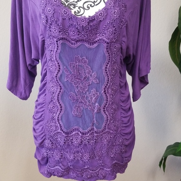 Energe XL Blouse - Picture 2 of 4